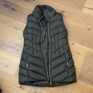 Athleta down vest